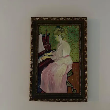 Old Retro With Self Check-in