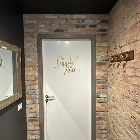 Old Retro With Self Check-in