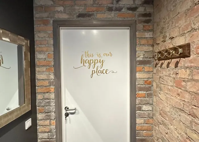 Old Retro With Self Check-in