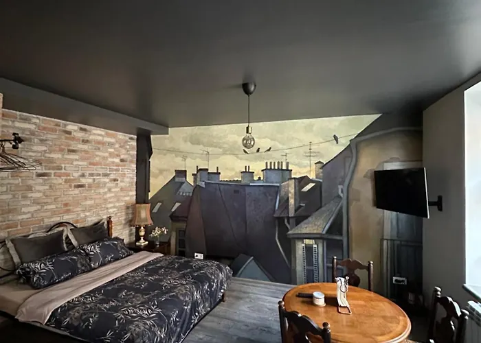 Old Retro With Self Check-in *