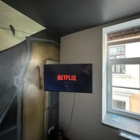 Old Retro With Self Check-in Apartment