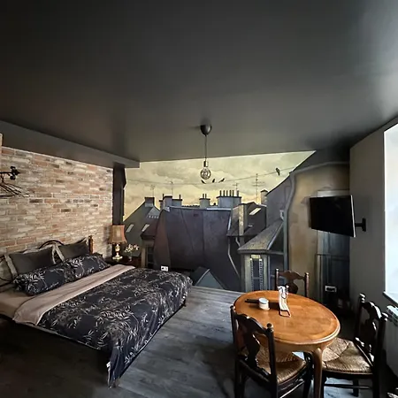 Old Retro With Self Check-in *